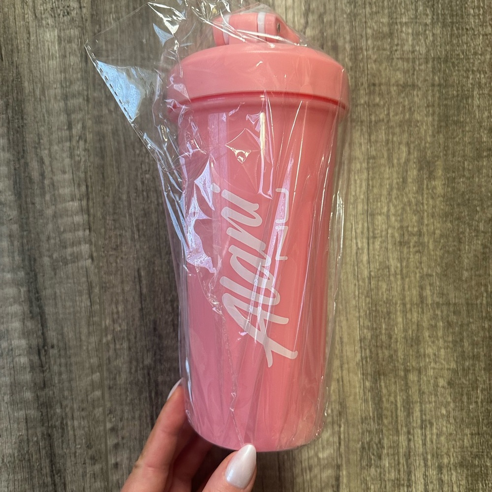 Alani 20oz Good Energy Club Shaker/Tumbler Discontinued (NWT)